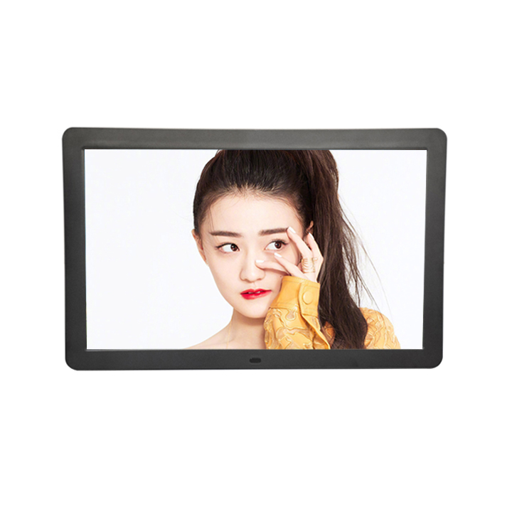 Wall Hanging 18.5 Inch Commercials Electronic LCD Digital Signage Display With Rohs Ce Fcc